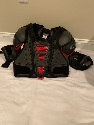 Senior Medium CCM  U+ CL Shoulder Pads