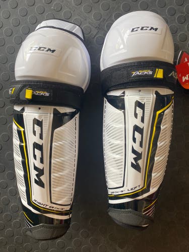 CCM  Super Tacks AS1 Shin Pads