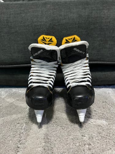 Used Bauer Regular Width Size 8.5 Supreme Elite Hockey Skates