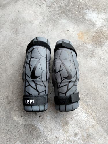 Used Medium Nike Arm Pads
