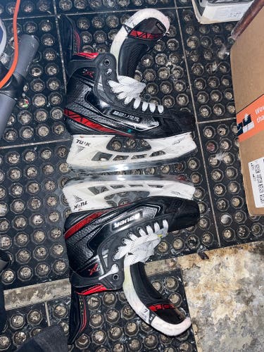 Used Bauer  Size 7 Vapor 2X Hockey Skates