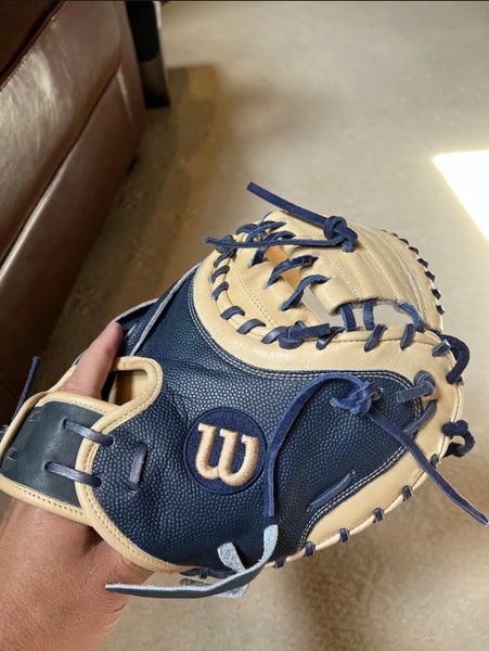 Right Hand Throw 34" A2000 Catcher's Glove