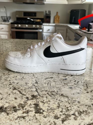 Used Nike Air Force 1 Size 7.5 Barely Worn