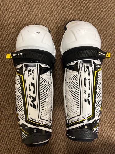 CCM  Tacks 9060 Shin Pads