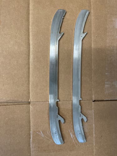 Used Bauer LS4 Steel.  Size 263 mm (Size 7)