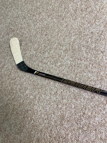 Senior Right Handed P92 Supreme 1S Hockey Stick