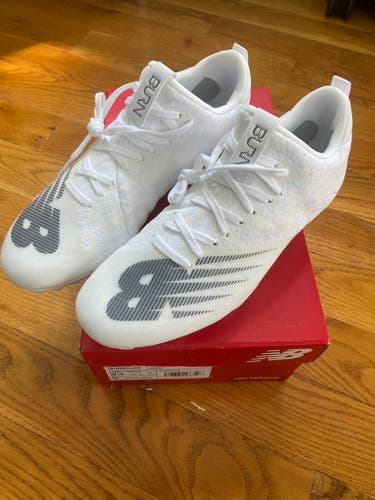 White Adult New Men's Size 9.5 (Women's 10.5) Molded Cleats New Balance Low Cut Burn X Low
