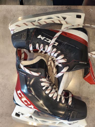 Intermediate Used CCM JetSpeed FT485 Hockey Skates Regular Width Size 6
