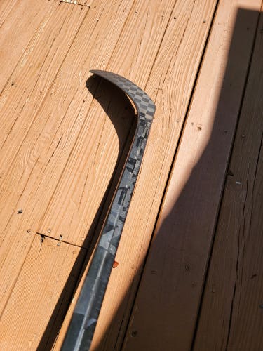 Used Senior Bauer Right Handed Nexus Geo Hockey Stick PM9 Pro Stock