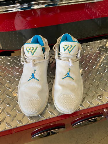 Used Men's Size 9.0 (Women's 10) Nike Jordan Why Not Zer0 Shoes