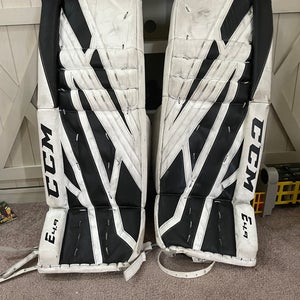 CCM E4.9 31+1 hockey leg pads