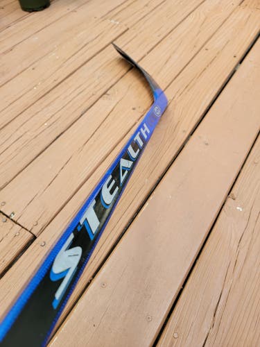 Used Senior Easton Right Handed Stealth CNT Hockey Stick