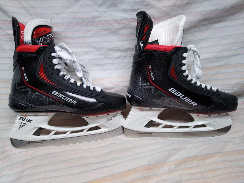 Senior New Bauer Vapor 3X Pro Hockey Skates Size 7.5