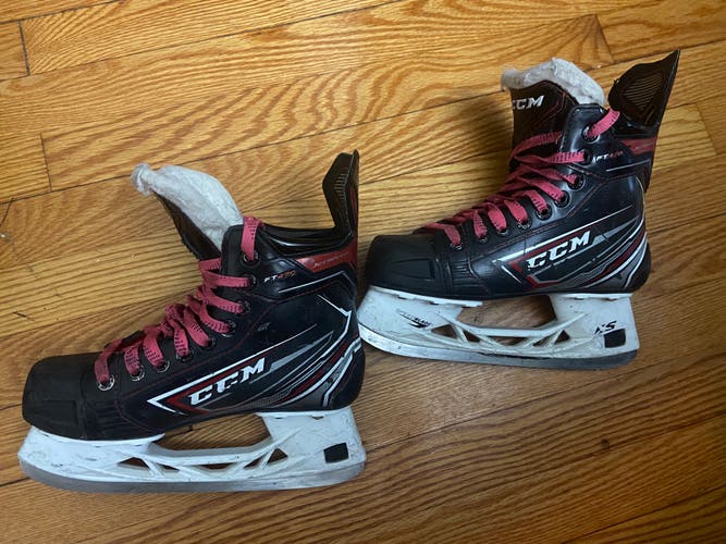 Junior Used CCM JetSpeed FT470 Hockey Skates Regular Width Size 3
