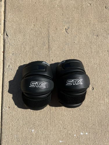 Used Medium/Large STX Stallion Arm Pads Black