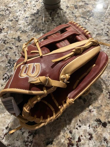 Outfield 12.75" A2000 Baseball Glove