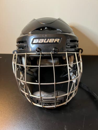 Bauer 9900 Helmet Medium with cage