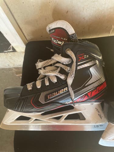 Used Bauer Regular Width  Size 4 Vapor X2.9 Hockey Goalie Skates