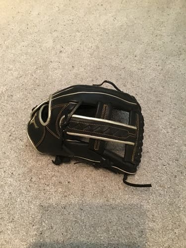 Used Mizuno Right Hand Throw Infield MVP Prime Baseball Glove 12.5"