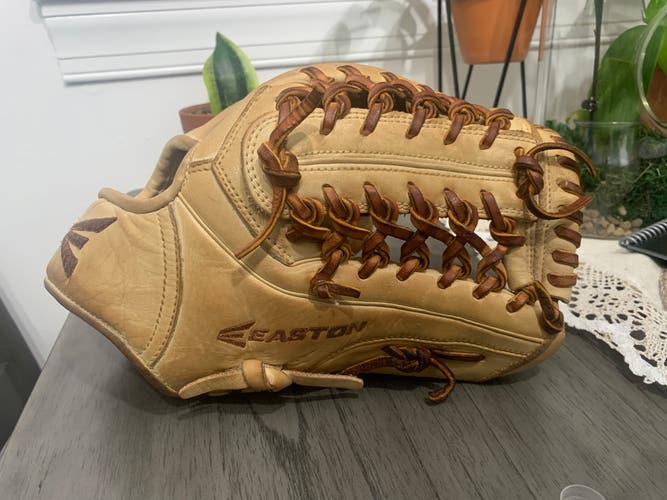 Right Hand Throw 11.75" Legacy Elite Baseball Glove