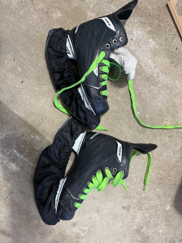 Youth Used CCM RBZ Hockey Skates Regular Width Size 3