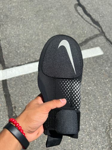 Nike sliding mitt