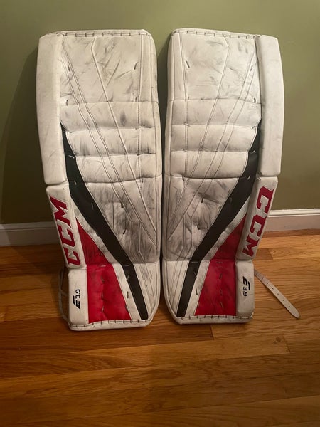 34" CCM Extreme Flex E3.9 Goalie Leg Pads