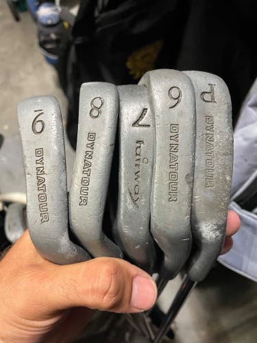 Golf Clubs 5 Pc Iron Set In RH