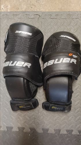 Used Bauer Supreme Goalie Knee Thigh Pads