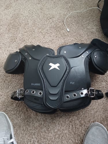 Used Youth Extra Large Xenith Fly Shoulder Pads