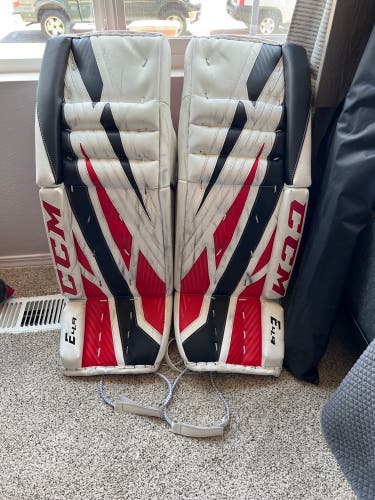 33" CCM  Extreme flex 4.9 Goalie Leg Pads