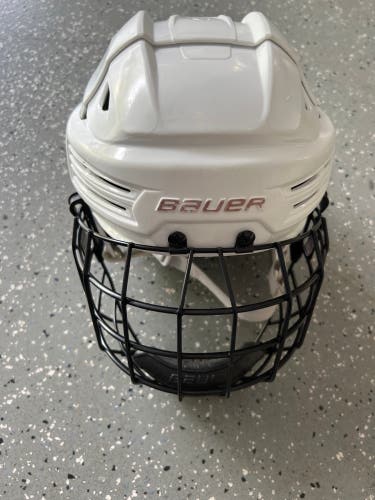 Bauer Men’s Med Reakt-200M Ice hockey helmet