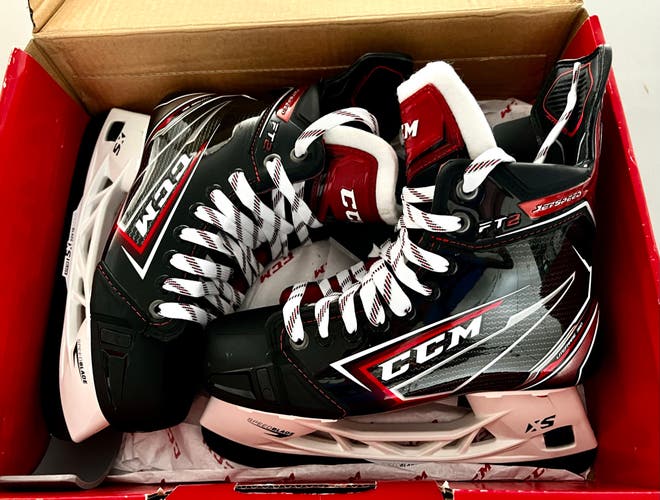 New Junior CCM JetSpeed FT2 Hockey Skates Regular Width Size 4.5