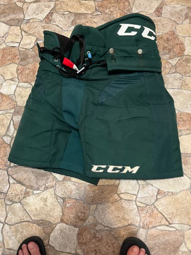NHL GAME-WORN CCM PRO STOCK HP 31 PANTS SENIOR MEDIUM.