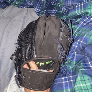 Pitcher's 11.75" Signiture Series Baseball Glove