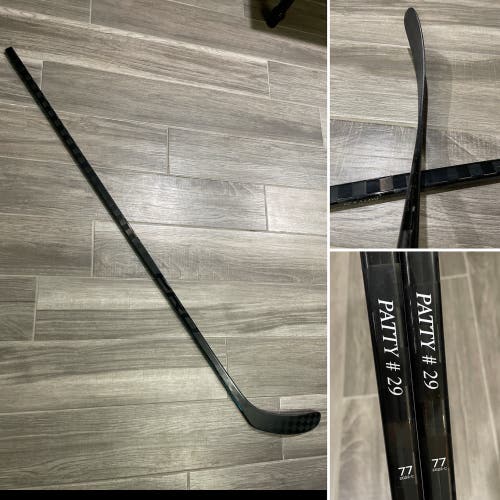 PRO Stock Hockey Stick - RH Laine Pro Curve  77 Flex