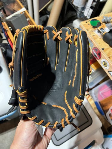 New Pitcher's 11.75" Professional Series Baseball Glove