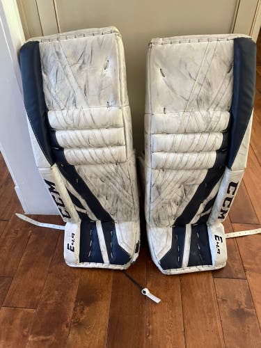 CCM E4.9 32”+1 Goalie Pads