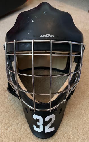 Used Vaughn Goalie Mask - Matte Black