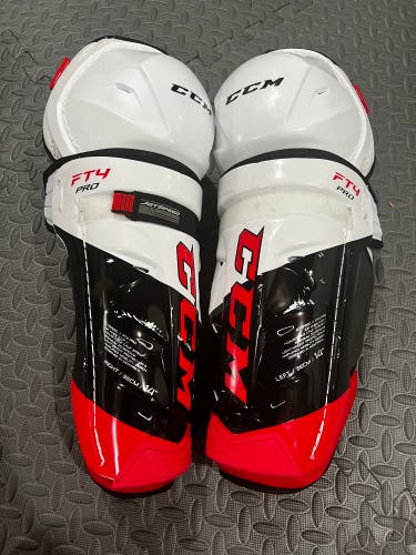 CCM Jetspeed FT4 pro Shin Pads