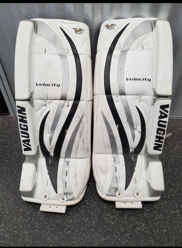 26+1 Vaughn Velocity V5 7190 Goalie Leg Pads