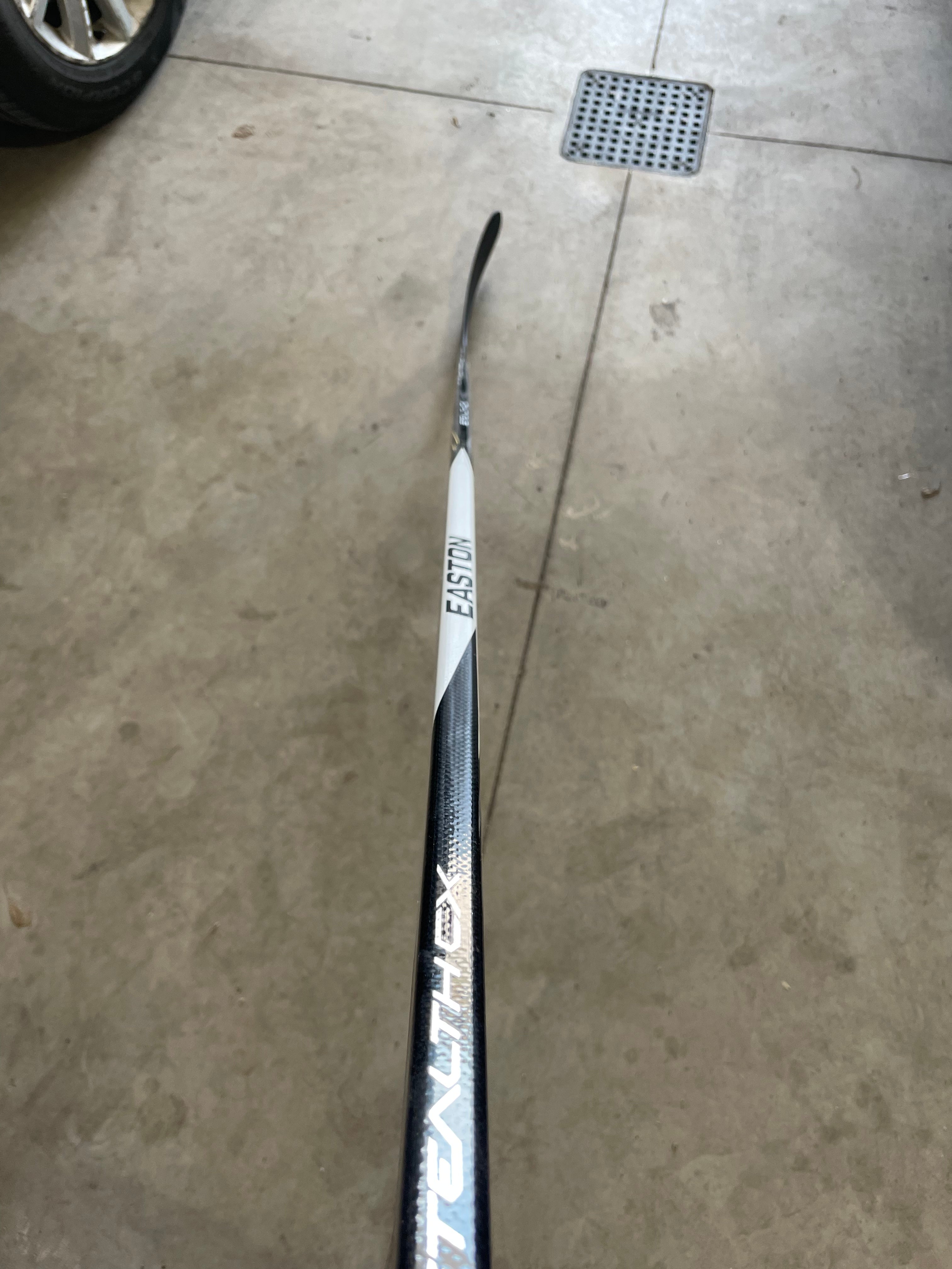 Easton Stealth CX LH Pro Stock Hockey Stick 100 Flex Grip NHL HARRINGTON  Custom Mid Curve - DK's Hockey Shop