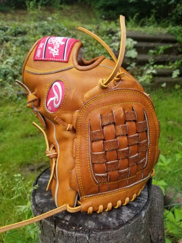 New Rawlings Right Hand Throw Pitcher's Heart of the Hide Baseball Glove 12"