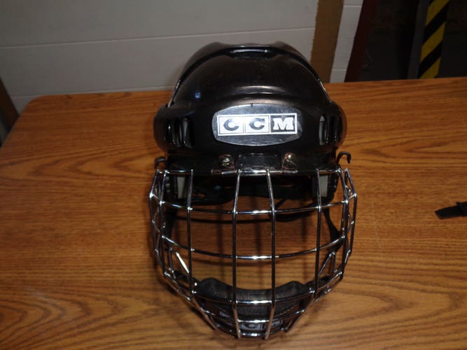 Used Medium CCM Tacks 852 Helmet