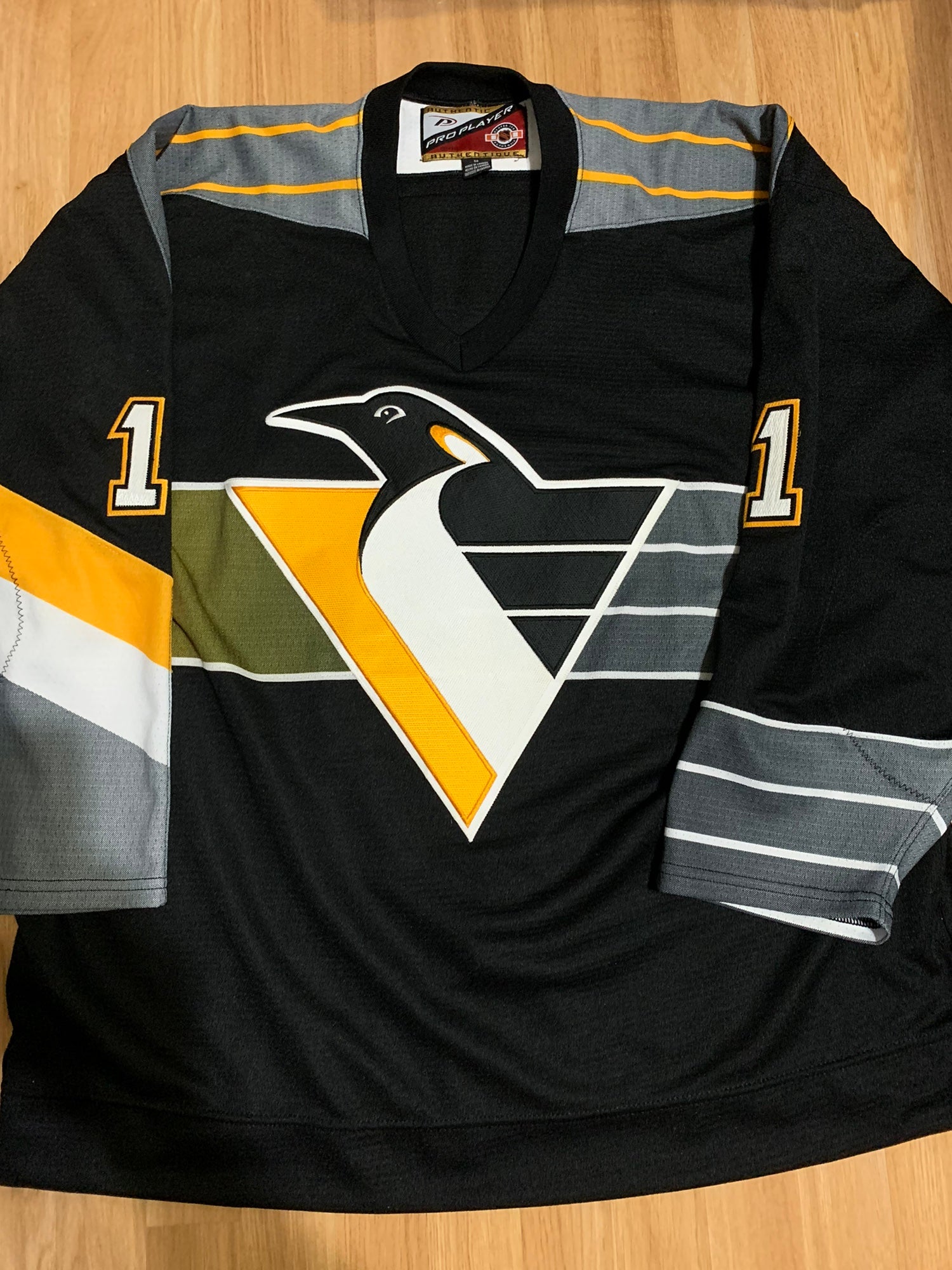 Pittsburgh Penguins on X: What's black and white and 'robo' all over?  Pre-order your #reverseretro sweater exclusively at @PensGear:    / X