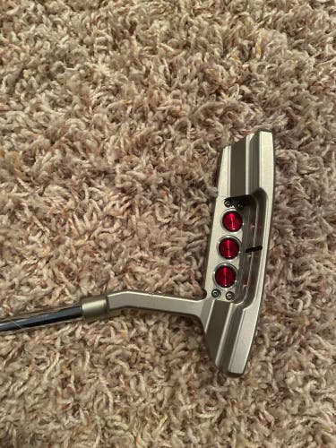 Scotty Cameron Select Newport 2. 34in.
