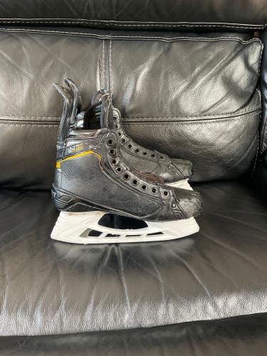 Used Bauer Extra Wide (EE) Width Pro Stock Size 7 Supreme UltraSonic Hockey Skates