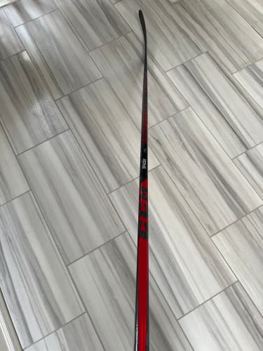Senior Right Handed P29 Pro Stock Jetspeed FT4 Pro Hockey Stick