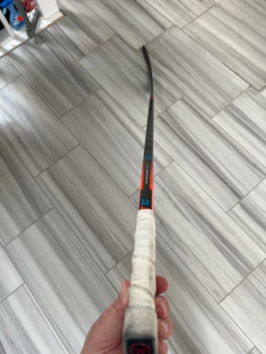 Intermediate Right Handed W03 Covert QRE10 Hockey Stick