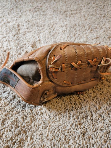 Rare Western Auto Store Revelation Baseball Glove G 1235 (RHT) 11.5"